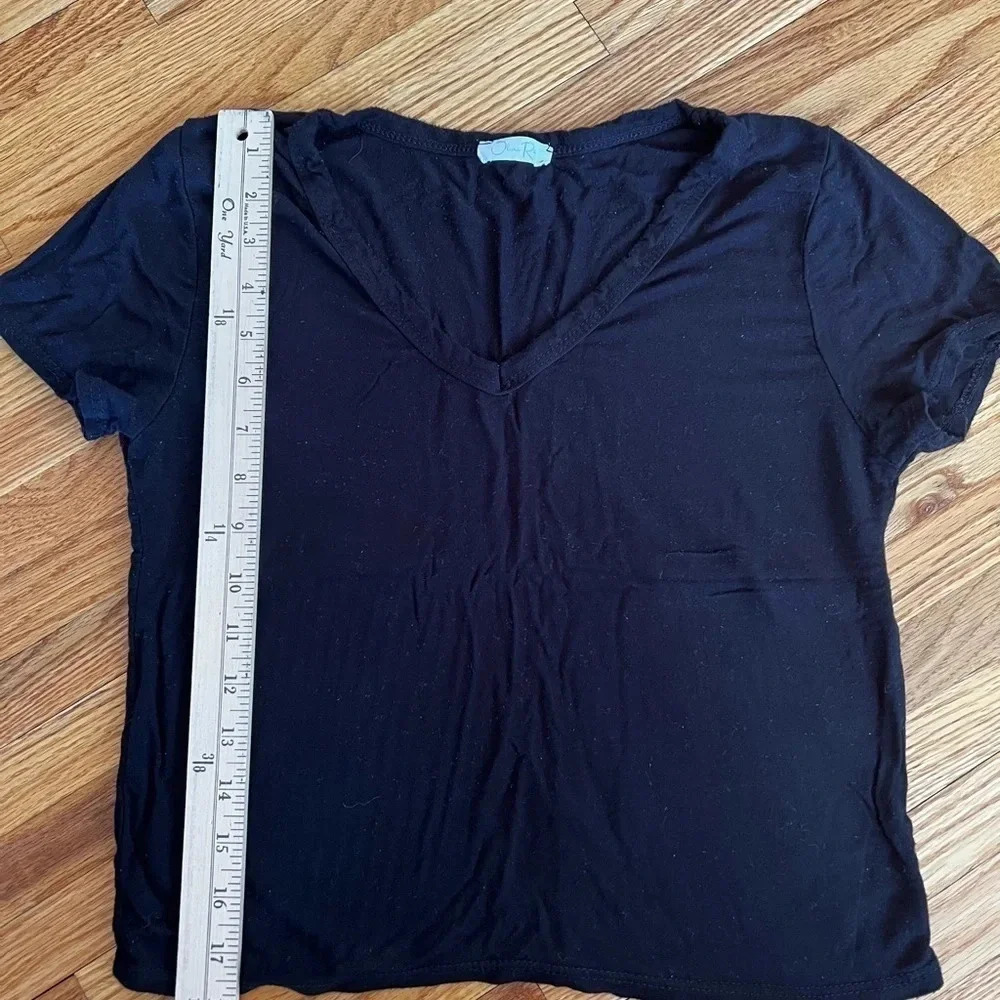 Black V- neck tee